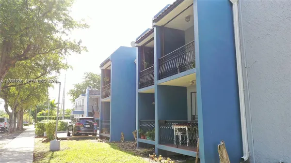 $2,175 | 160 Southwest 30th Avenue, Unit 204A, Miami, FL 33135