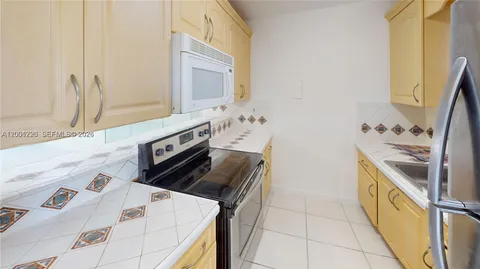 $2,175 | 160 Southwest 30th Avenue, Unit 204A, Miami, FL 33135