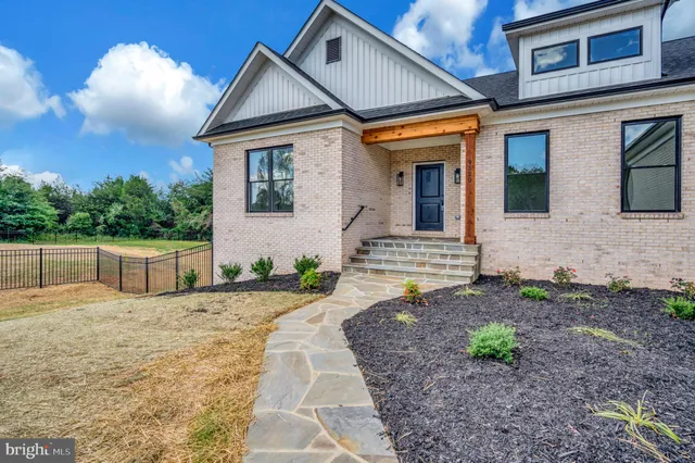 a house view with a outdoor space