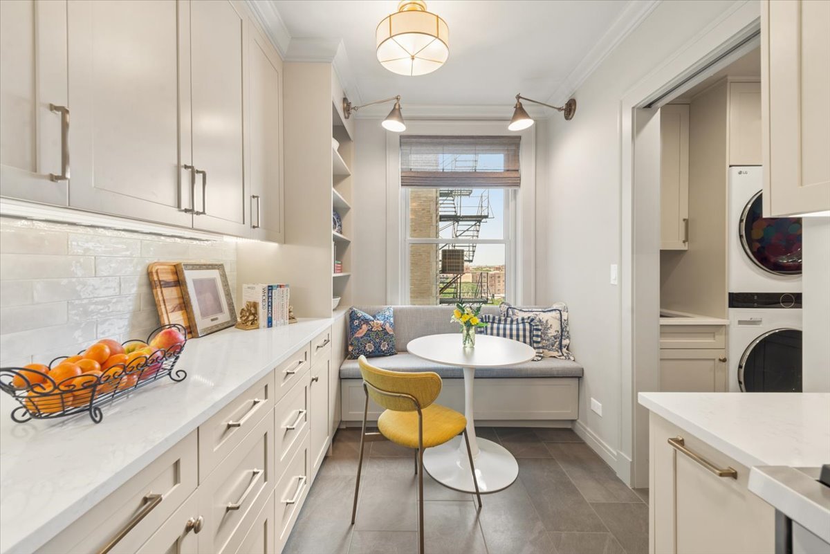 3100 North Sheridan Road, Unit 10E Chicago, IL 60657 - Photo 12 of 41 Gallery Image 12