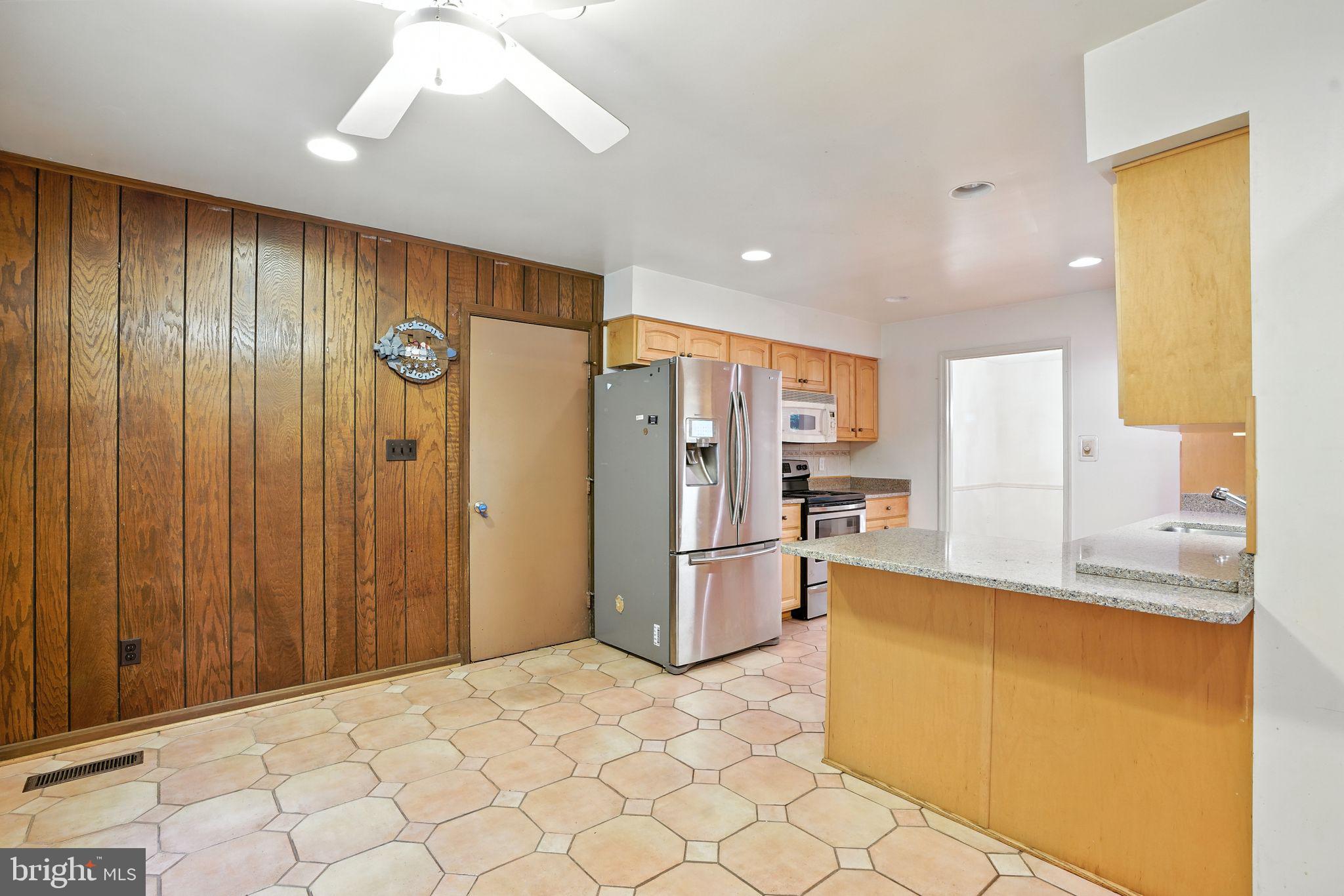 2359 Tumbletree Way Reston, VA 20191 - Photo 14 of 45