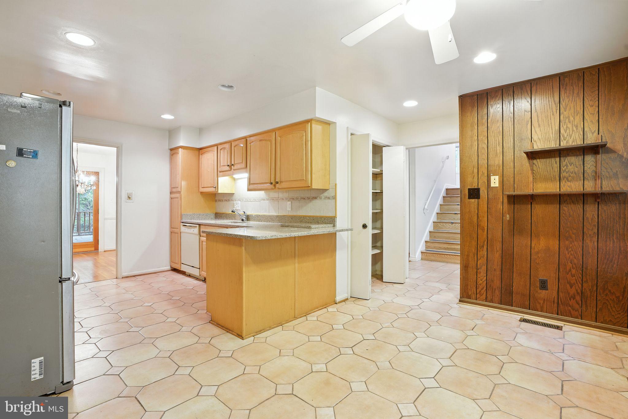 2359 Tumbletree Way Reston, VA 20191 - Photo 15 of 45