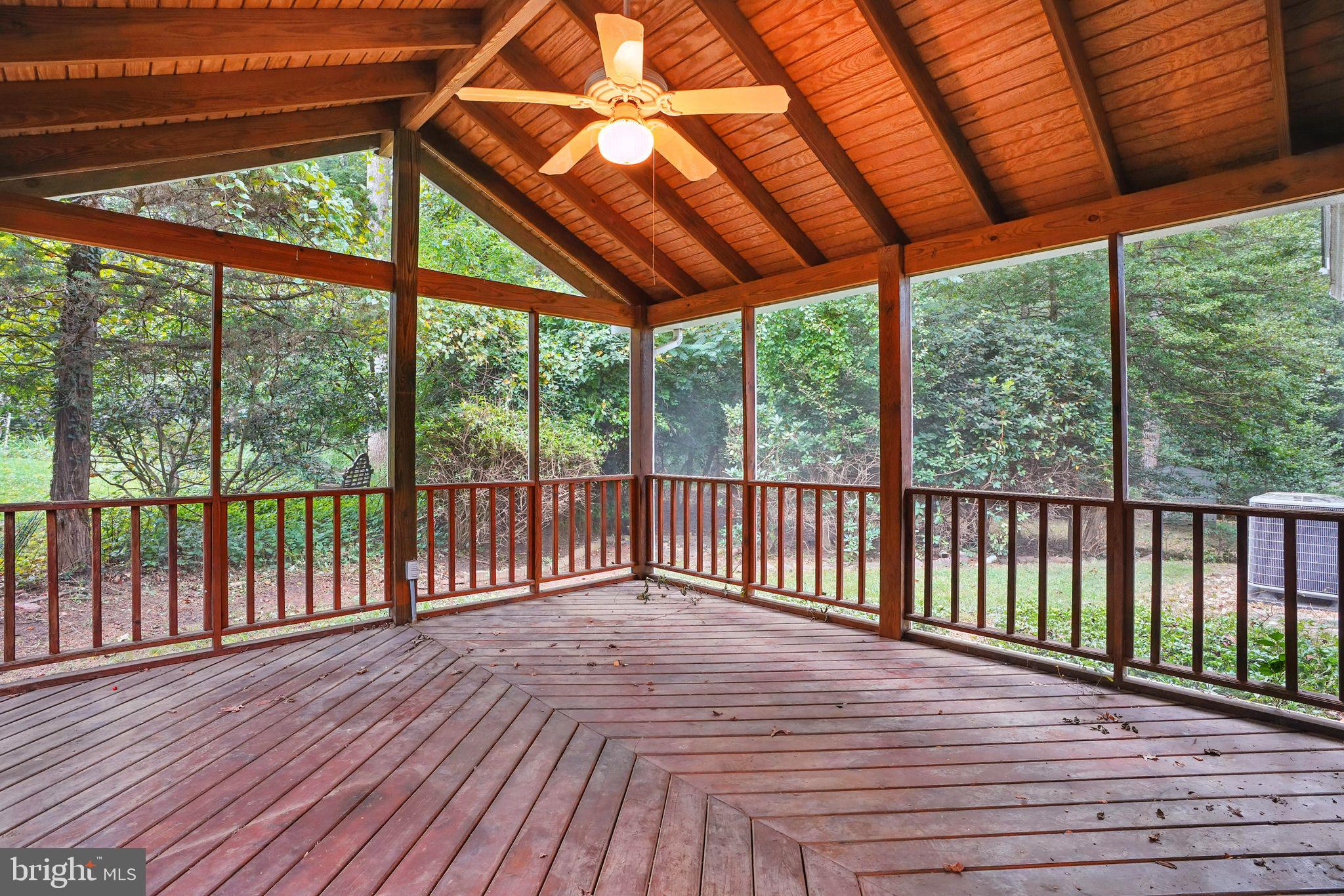 2359 Tumbletree Way Reston, VA 20191 - Photo 37 of 45