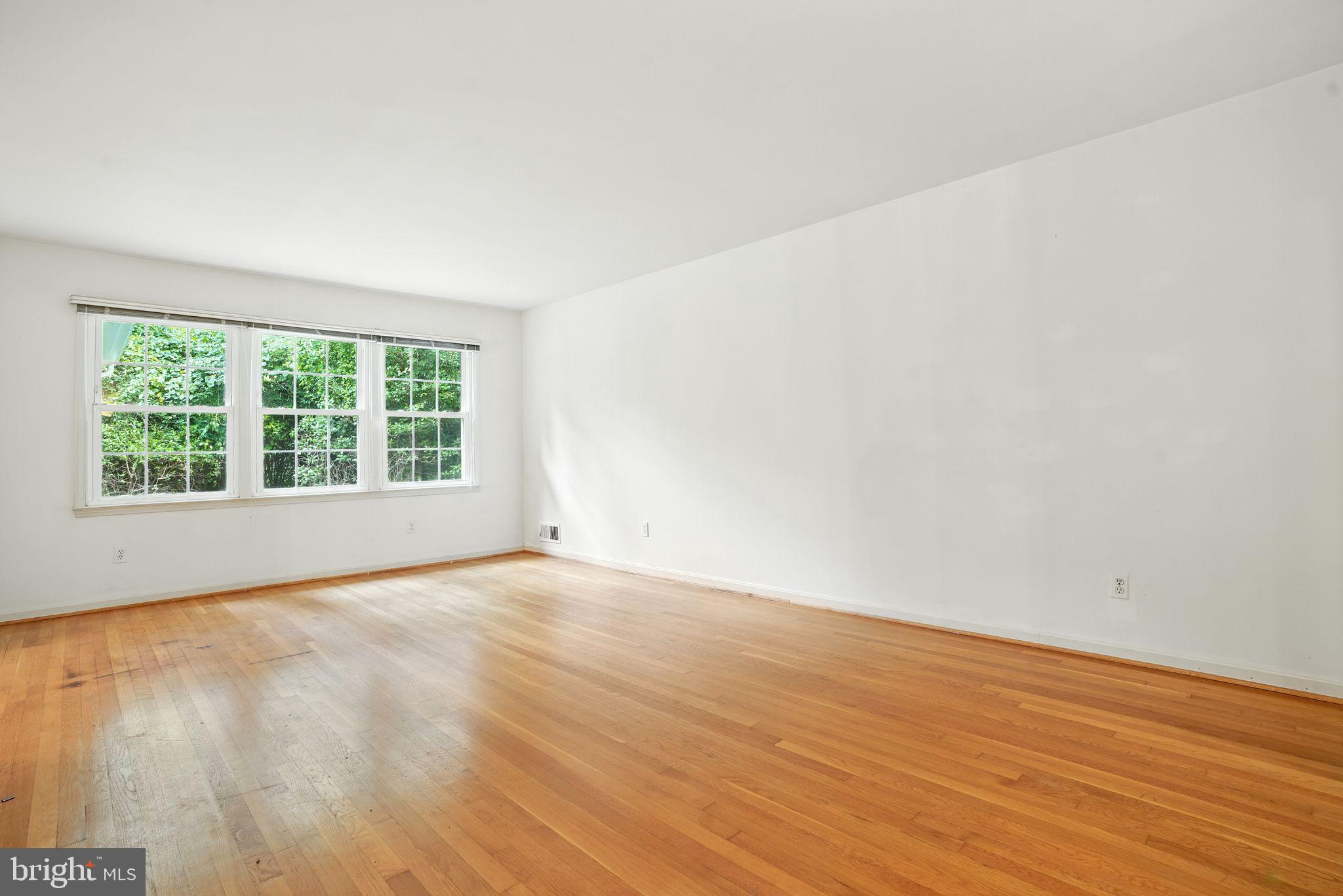 2359 Tumbletree Way Reston, VA 20191 - Photo 7 of 45