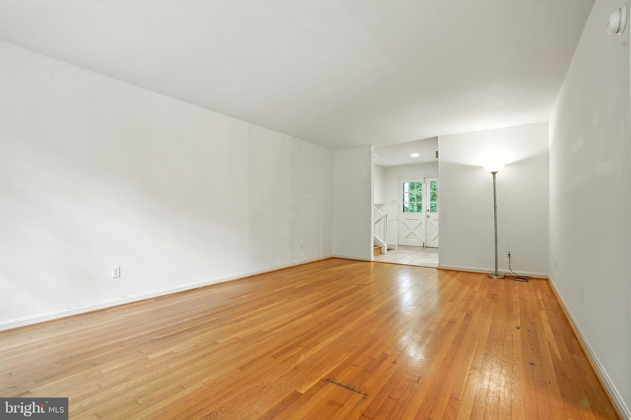 2359 Tumbletree Way Reston, VA 20191 - Photo 8 of 45