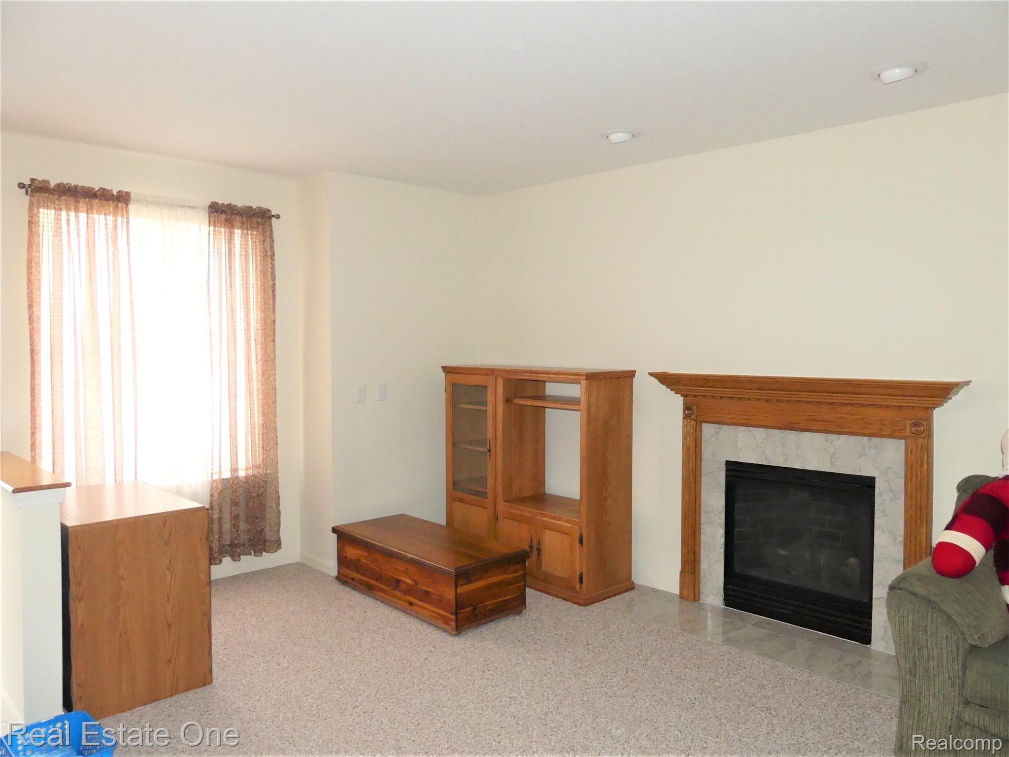 23913 Carter Road, Unit 26 Trenton, MI 48183 - Photo 21 of 29 P1020730.JPG