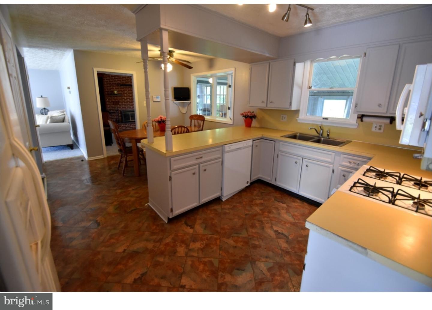 1542 Singer Road Wyomissing, PA 19610 - Photo 3 of 9 Kitchen