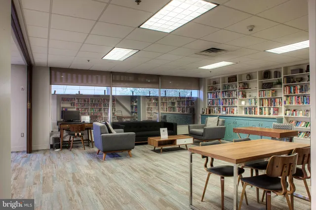 $239,000 | 1900 John F Kennedy Boulevard, Unit 501, Philadelphia, PA 19103