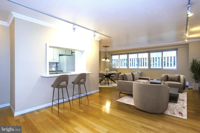 $239,000 | 1900 John F Kennedy Boulevard, Unit 501, Philadelphia, PA 19103