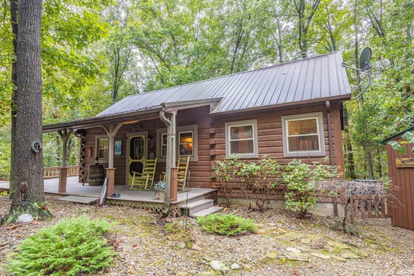 $339,900 | 3331 Shamrock Lane, Birdseye, IN 47513