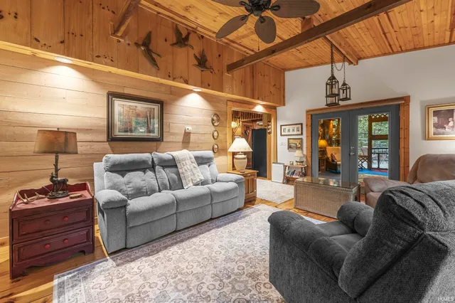 $339,900 | 3331 Shamrock Lane, Birdseye, IN 47513