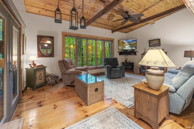 $339,900 | 3331 Shamrock Lane, Birdseye, IN 47513