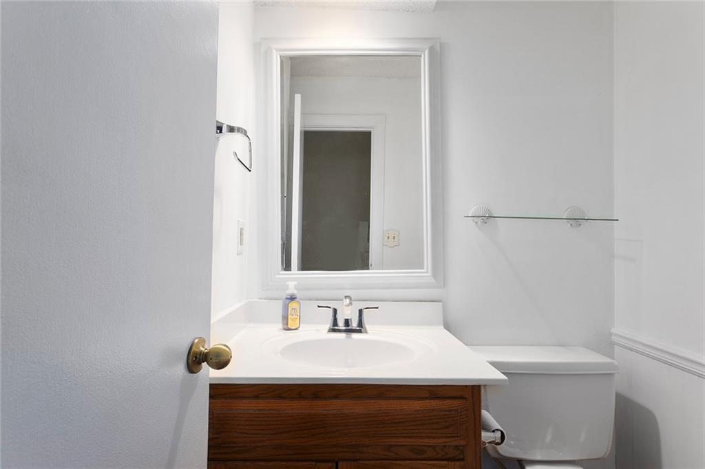 7240 Mastin Street Merriam, KS 66203 - Photo 13 of 32