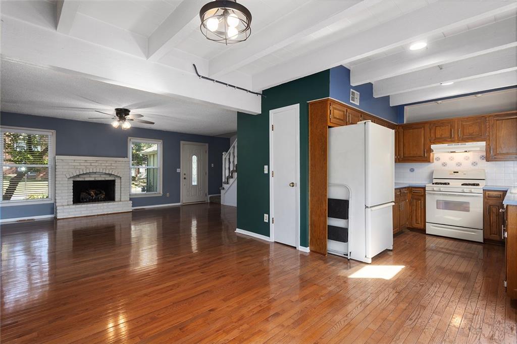 7240 Mastin Street Merriam, KS 66203 - Photo 7 of 32