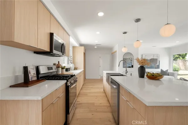 $995,000 | 21731 Bryant Street, Canoga Park, CA 91304