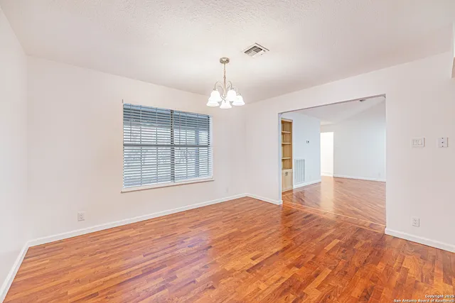 $475,000 | 380 Bear Ridge Drive, La Vernia, TX 78121