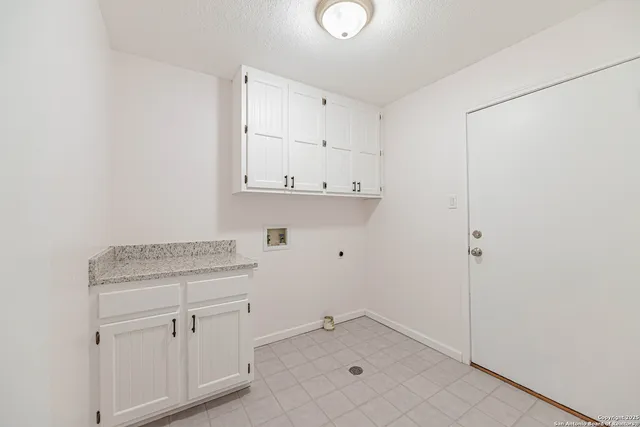 $475,000 | 380 Bear Ridge Drive, La Vernia, TX 78121