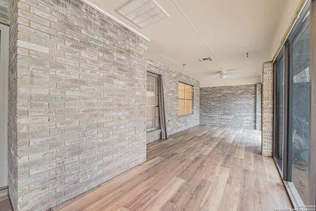 $475,000 | 380 Bear Ridge Drive, La Vernia, TX 78121