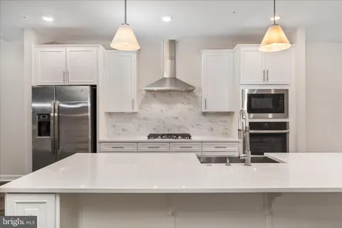 $700,000 | 12910 Sunrise Ridge Alley, Unit 60, Herndon, VA 20171