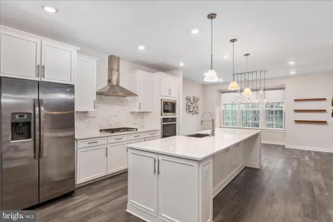 $700,000 | 12910 Sunrise Ridge Alley, Unit 60, Herndon, VA 20171