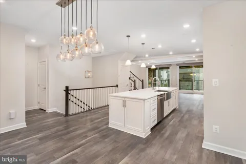 $695,000 | 12910 Sunrise Ridge Alley, Unit 60, Herndon, VA 20171