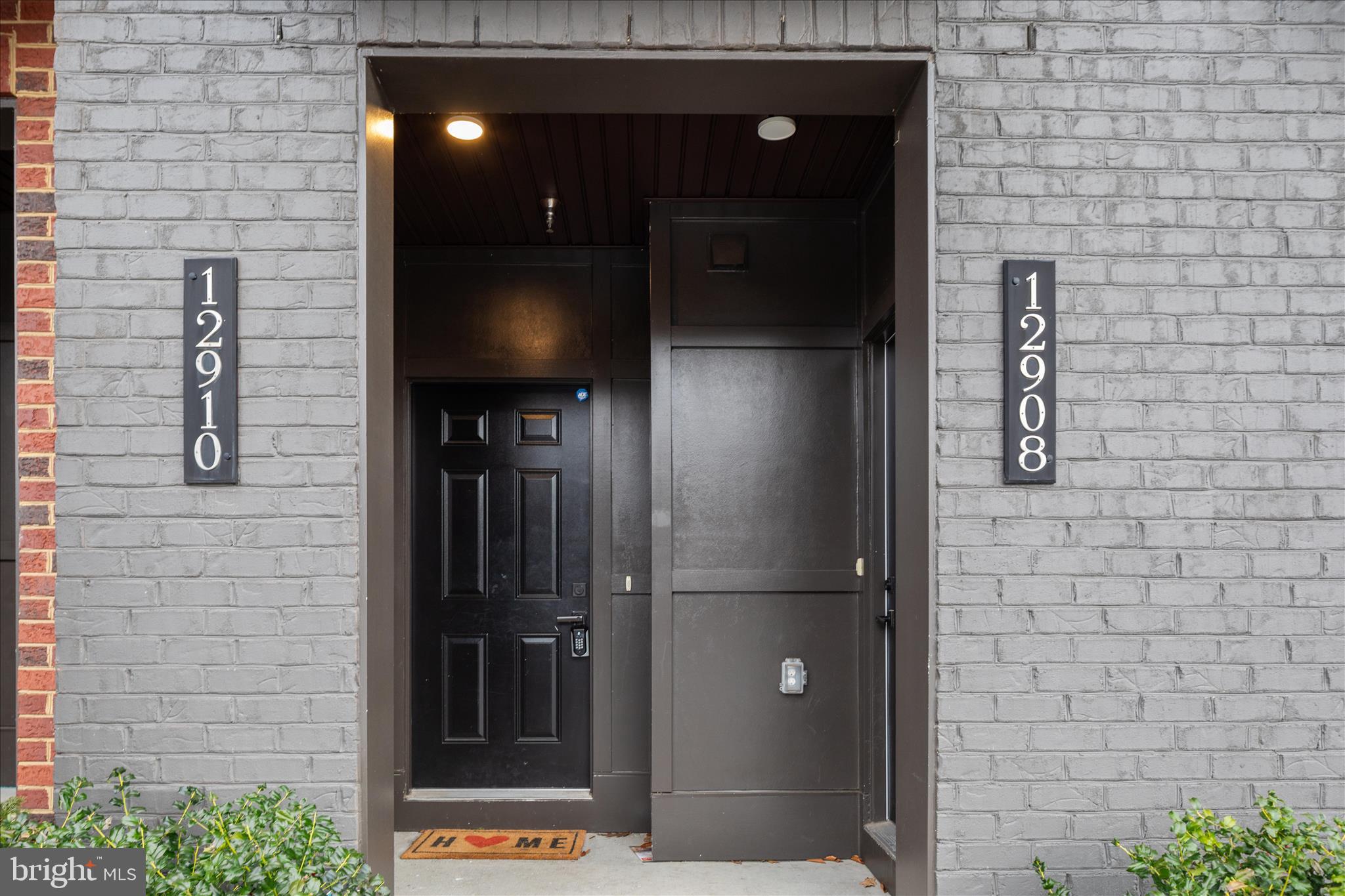 12910 Sunrise Ridge Alley, Unit 60 Herndon, VA 20171 - Photo 2 of 45 Sleek and modern