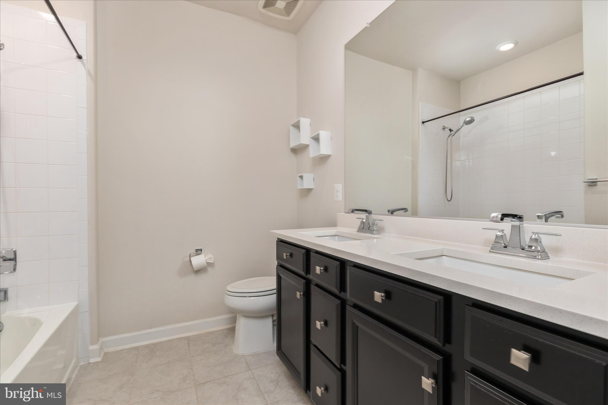 12910 Sunrise Ridge Alley, Unit 60 Herndon, VA 20171 - Photo 25 of 45 Guest bathroom