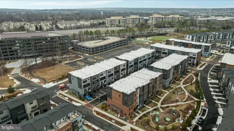 $700,000 | 12910 Sunrise Ridge Alley, Unit 60, Herndon, VA 20171