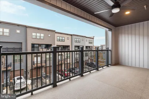 $700,000 | 12910 Sunrise Ridge Alley, Unit 60, Herndon, VA 20171