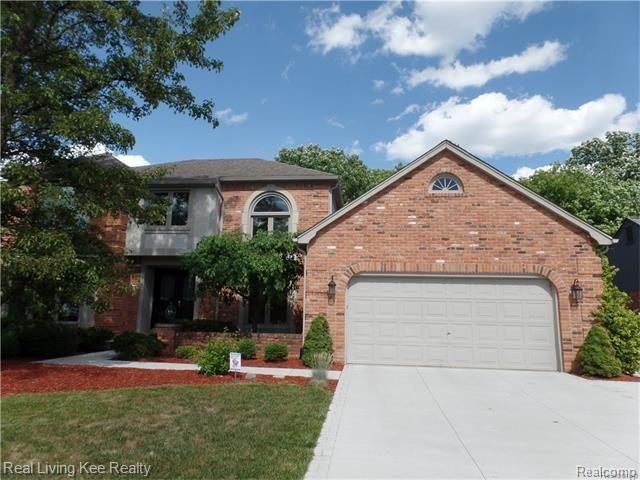 1802 Snowden Circle Rochester Hills, MI 48306 - Photo 2 of 28