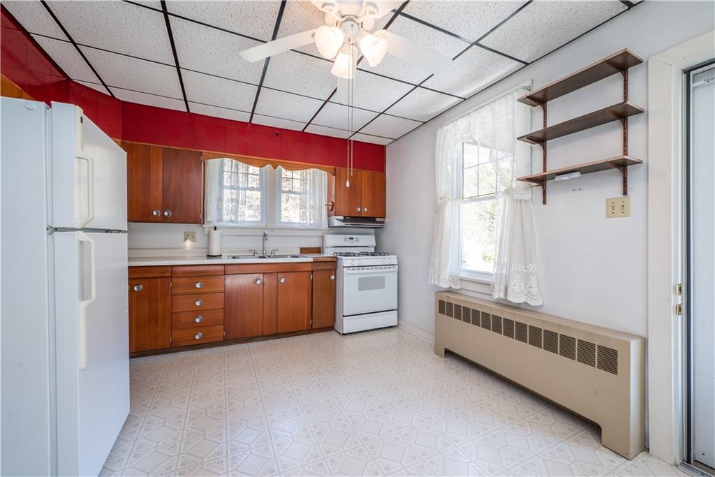1546 State Rte 2023 Monongahela, PA 15063 - Photo 6 of 28 Eat-in Kitchen