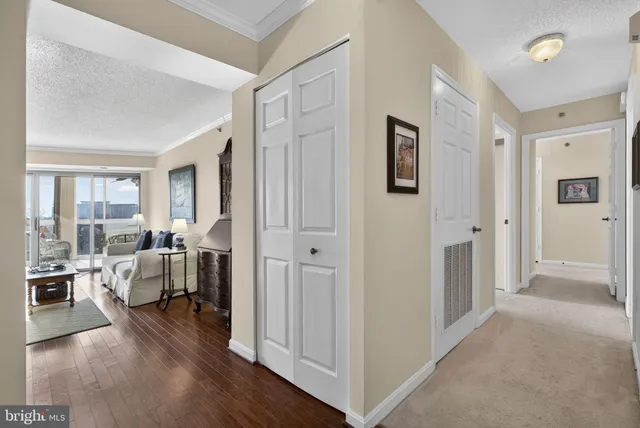 $367,000 | 19385 Cypress Ridge Terrace, Unit 821, Leesburg, VA 20176