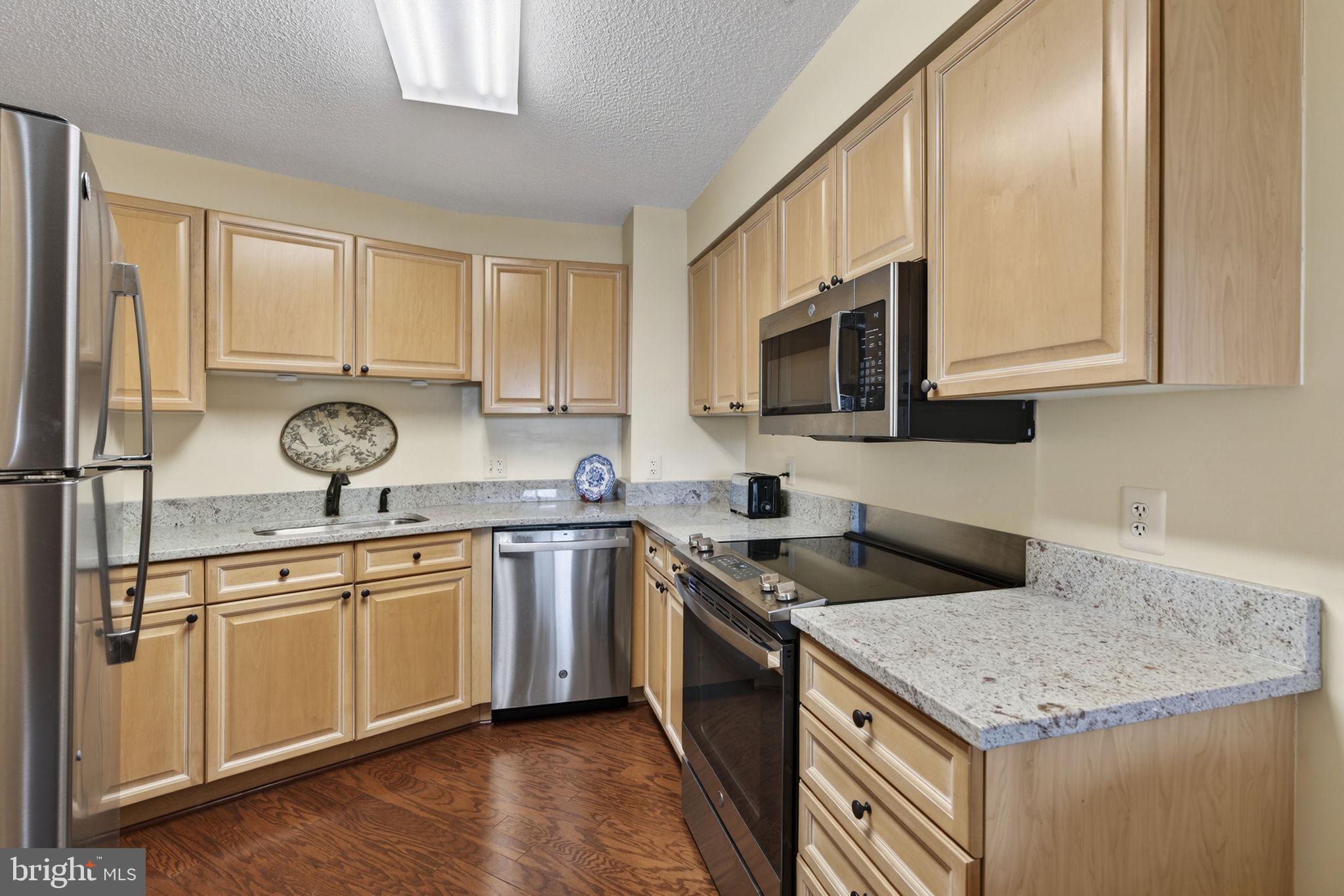 19385 Cypress Ridge Terrace, Unit 821 Leesburg, VA 20176 - Photo 25 of 54