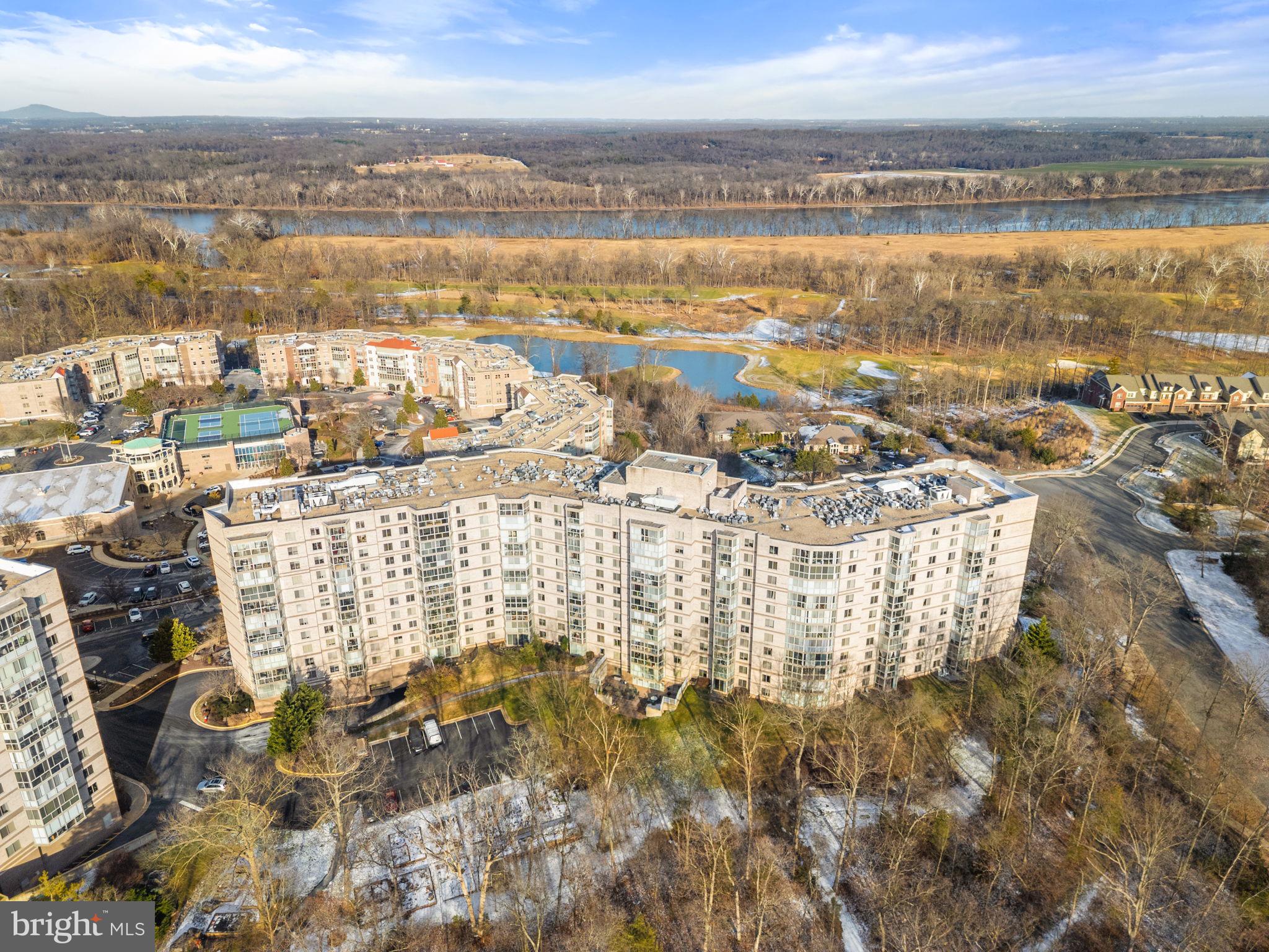 19385 Cypress Ridge Terrace, Unit 821 Leesburg, VA 20176 - Photo 3 of 54