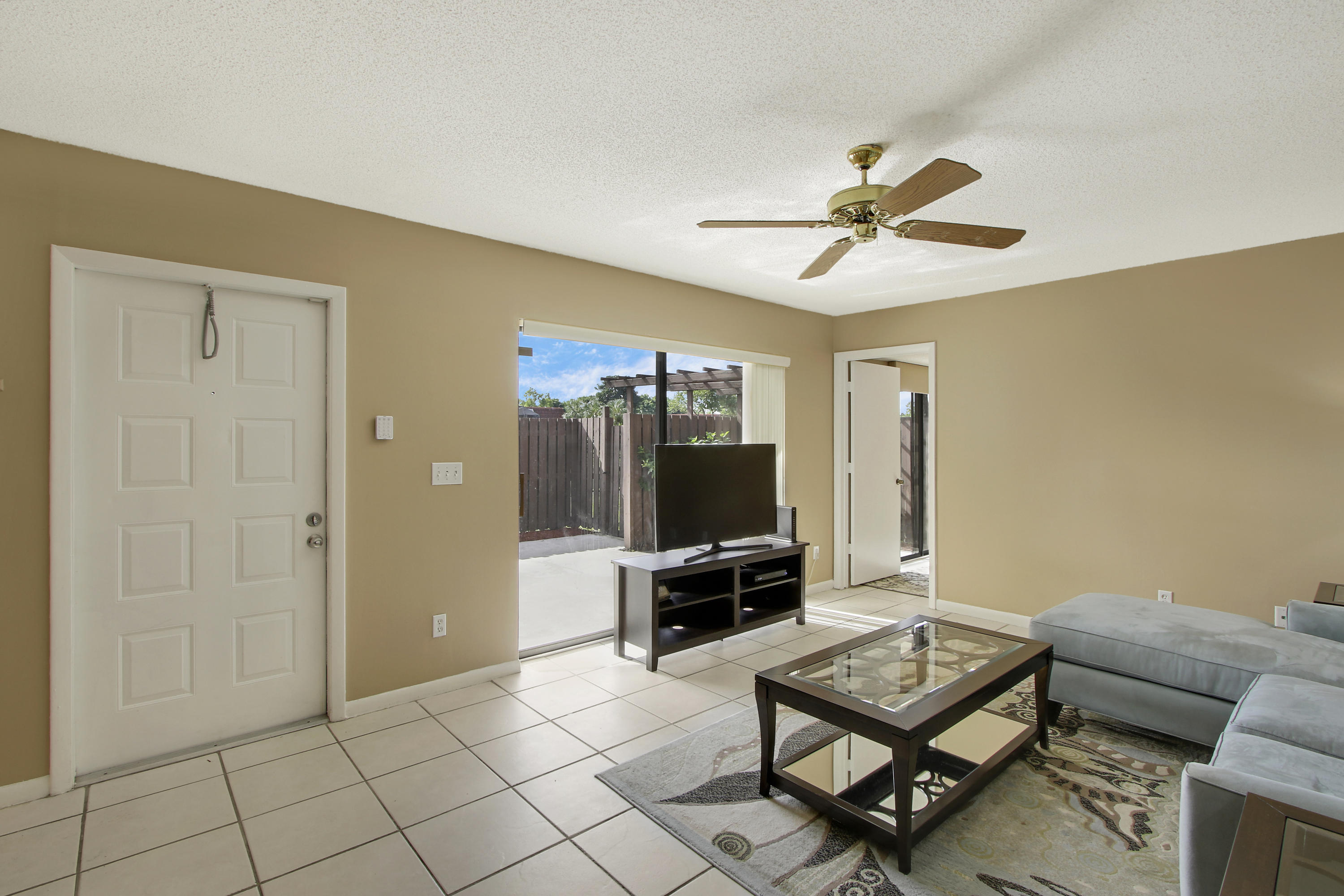 8093 Boca Rio Drive Boca Raton, FL 33433 - Photo 6 of 26 6