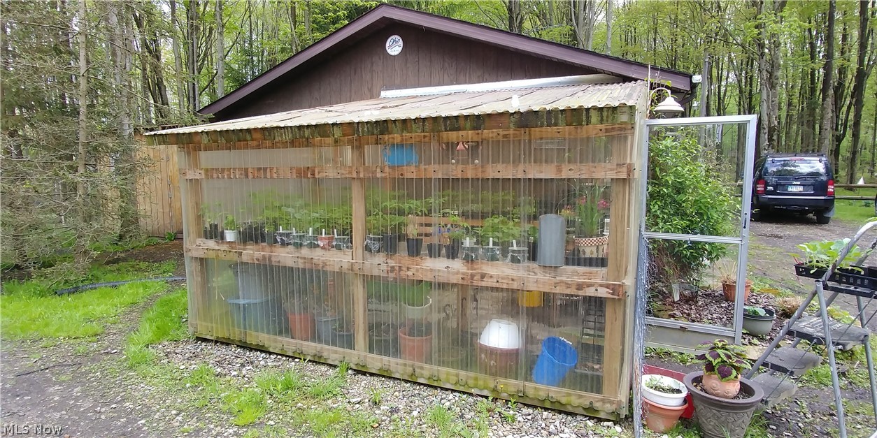 3948 Ayers Road Dorset, OH 44032 - Photo 15 of 20 Greenhouse