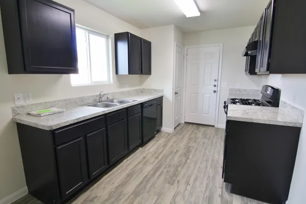 $1,950 | 6127 Dawn Misty Lane, Houston, TX 77048