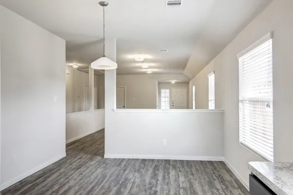$1,900 | 6127 Dawn Misty Lane, Houston, TX 77048