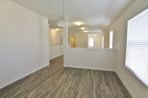 $1,950 | 6127 Dawn Misty Lane, Houston, TX 77048