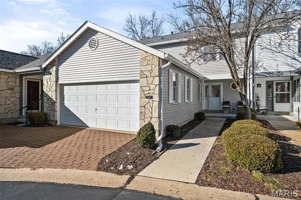 $383,000 | 16437 Cobbleskille Drive, Chesterfield, MO 63017