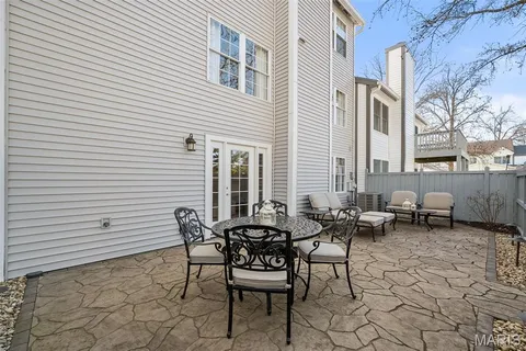 $390,000 | 16437 Cobbleskille Drive, Chesterfield, MO 63017