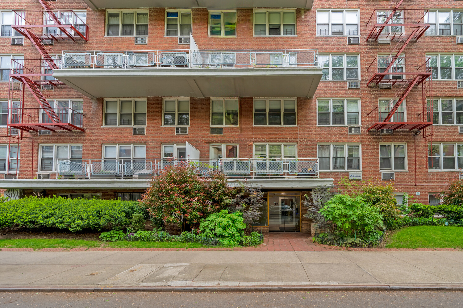 415 Argyle Road, Unit 4W Brooklyn, NY 11218 - Photo 11 of 15