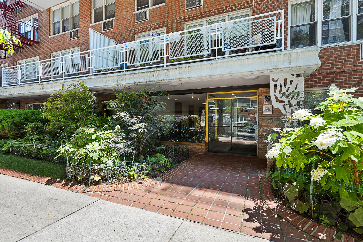 415 Argyle Road, Unit 4W Brooklyn, NY 11218 - Photo 14 of 15