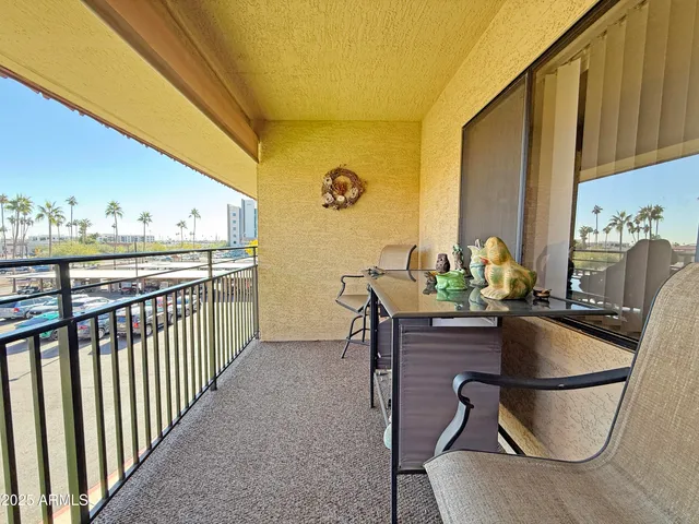 $105,000 | 10330 West Thunderbird Boulevard, Unit A303, Sun City, AZ 85351