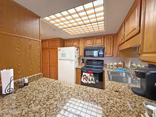 $105,000 | 10330 West Thunderbird Boulevard, Unit A303, Sun City, AZ 85351