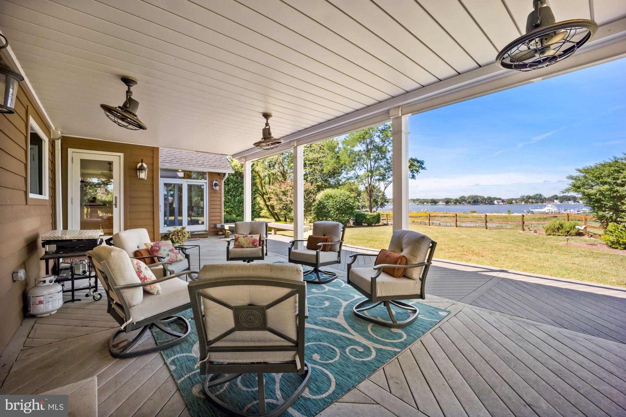 8100 Pinehurst Harbour Way Pasadena, MD 21122 - Photo 19 of 70 Wonderful porch off kitchen and dining room