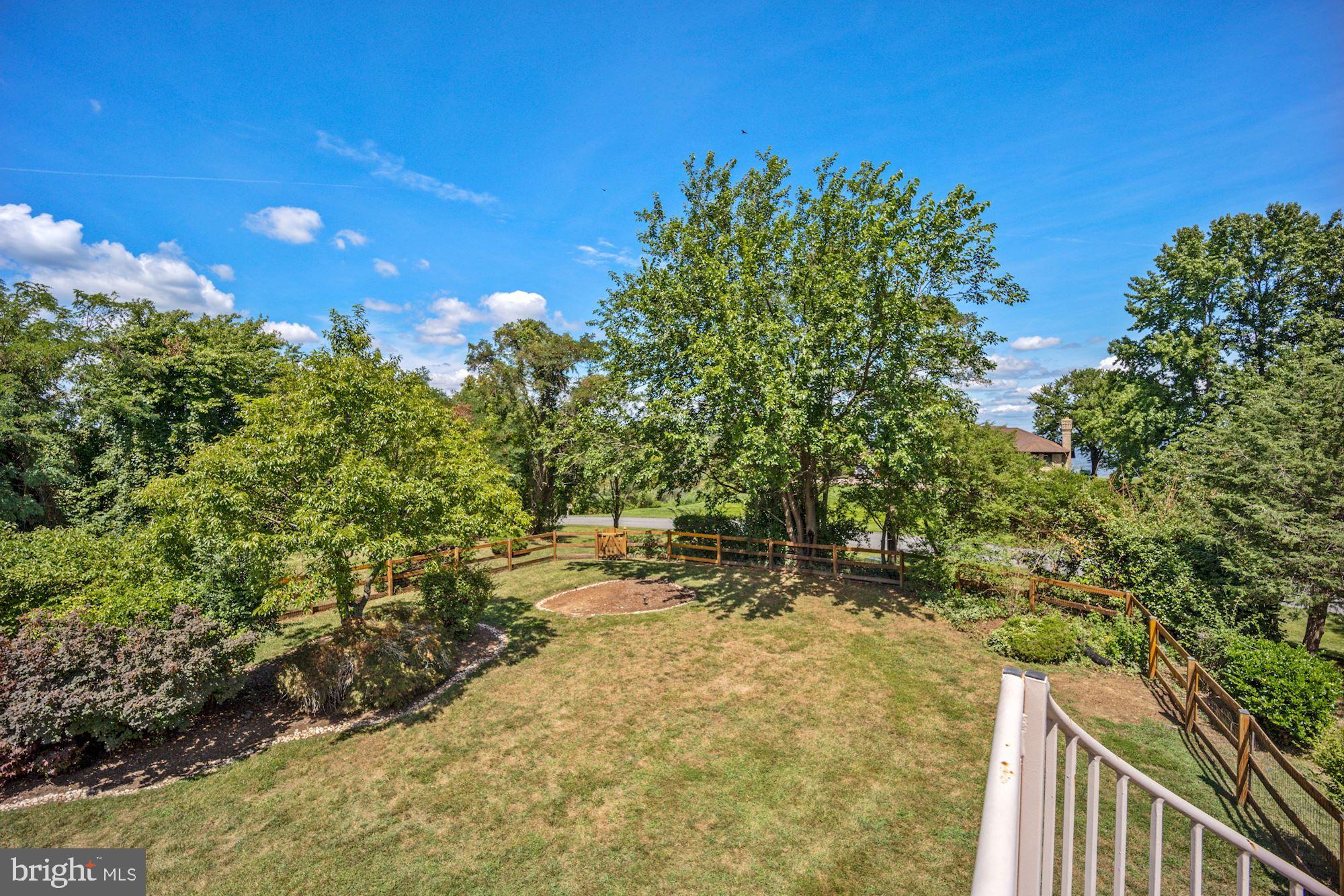 8100 Pinehurst Harbour Way Pasadena, MD 21122 - Photo 23 of 70 Spacious Backyard