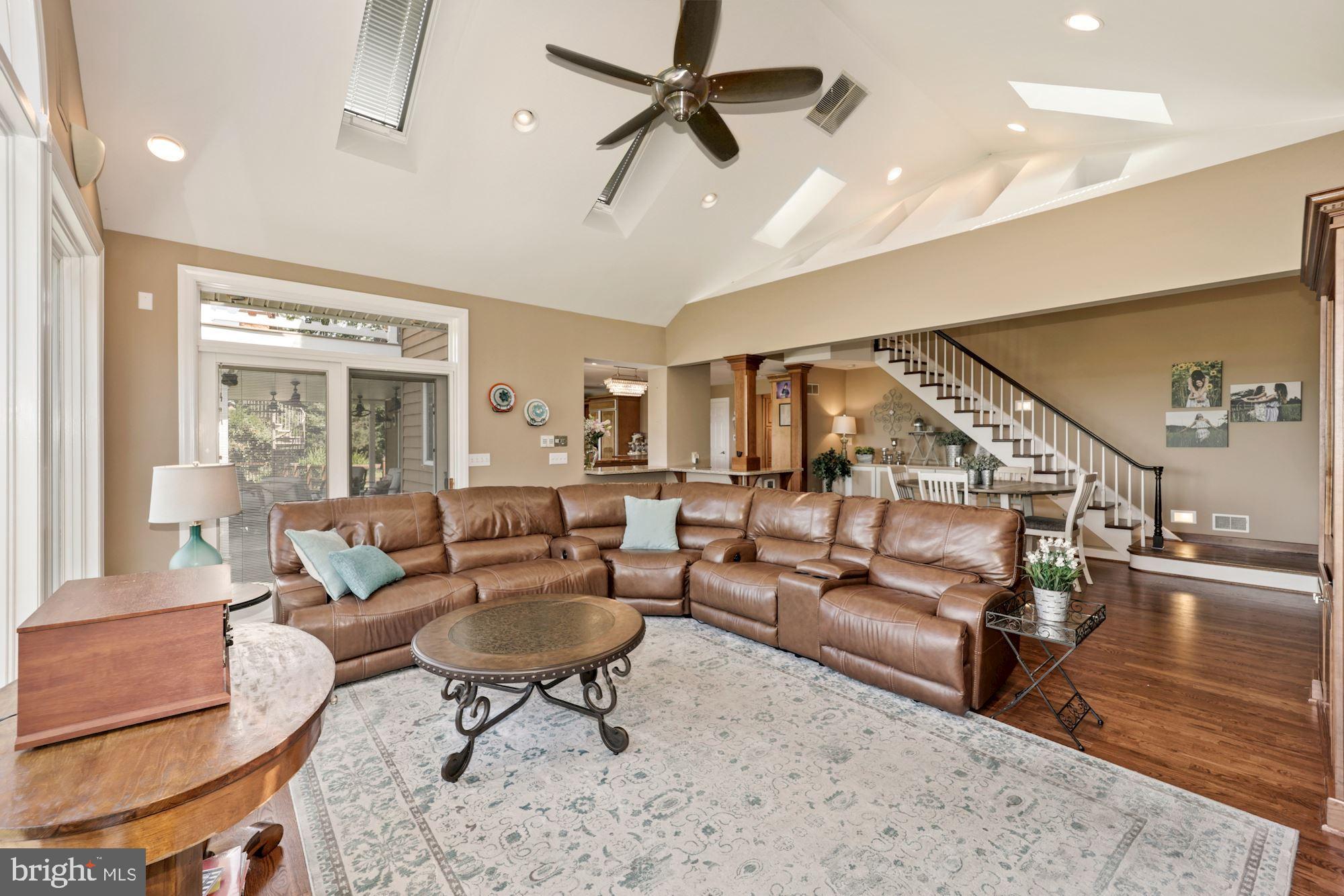 8100 Pinehurst Harbour Way Pasadena, MD 21122 - Photo 40 of 70 Great Room has skylights and back stairs