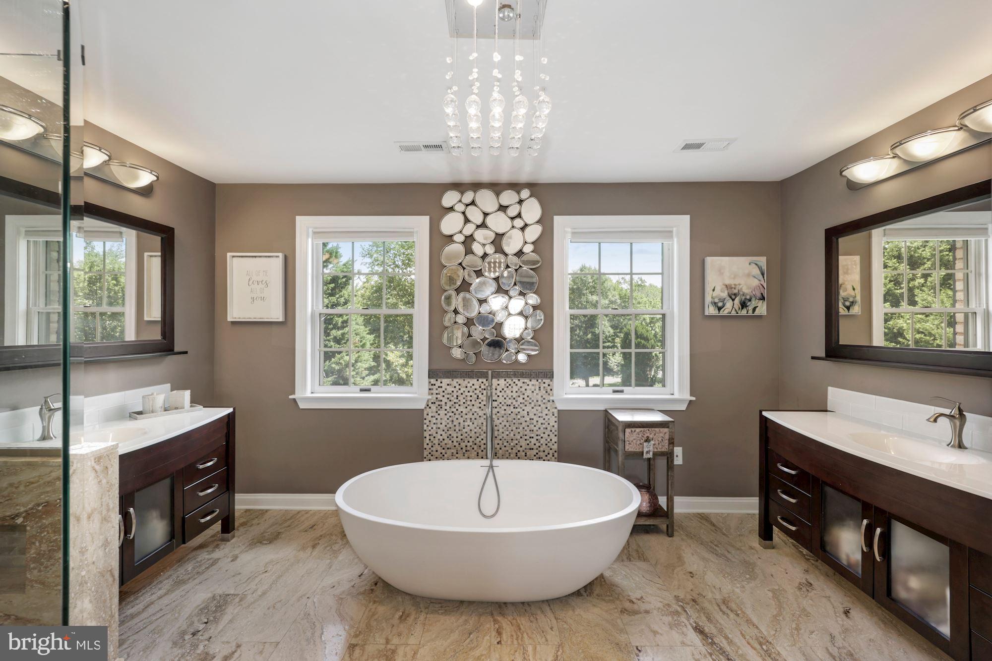 8100 Pinehurst Harbour Way Pasadena, MD 21122 - Photo 54 of 70 Master Bath with soaking tub