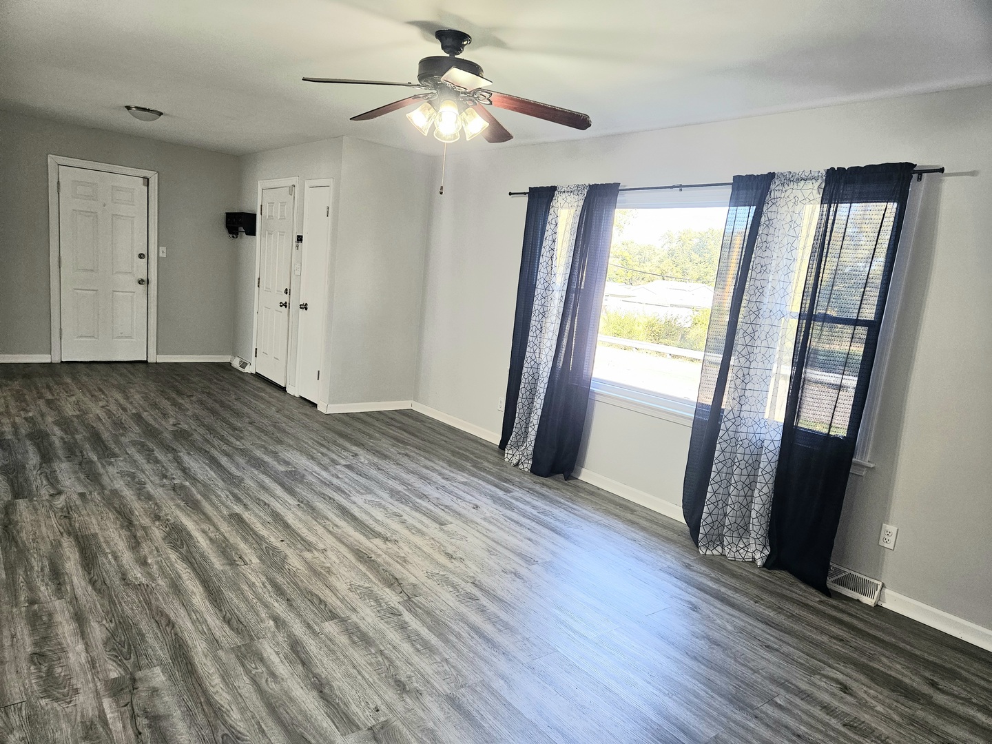 1807 Beach Road McHenry, IL 60050 - Photo 7 of 19